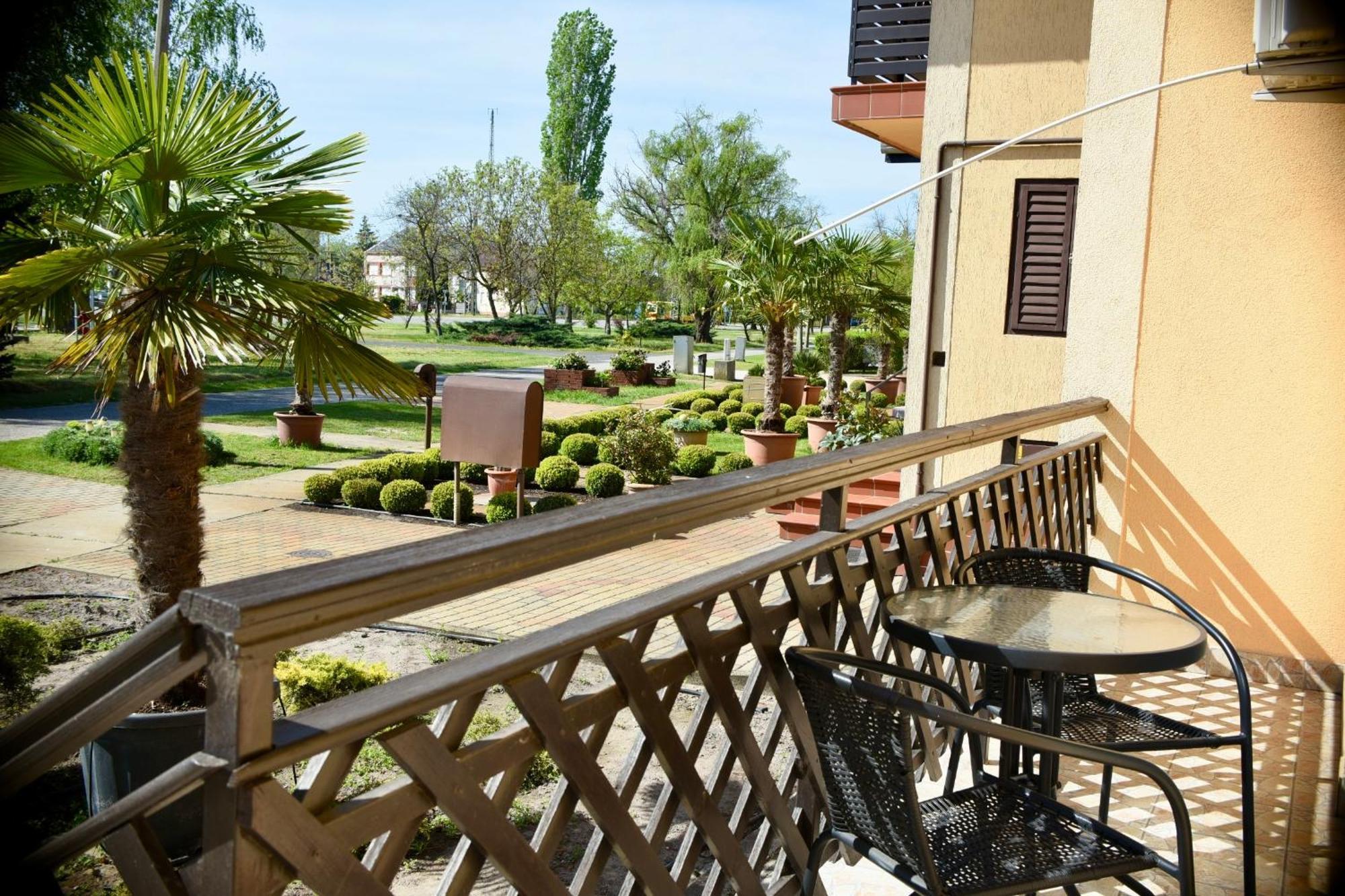 Mórahalom Crystal Apartman מראה חיצוני תמונה